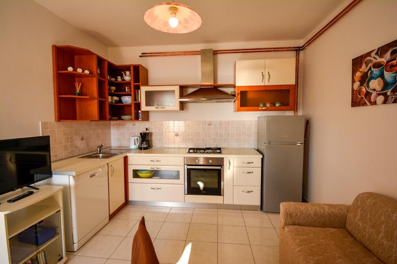 Apartmani Jasmina Supetarska Draga Exterior photo
